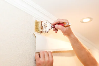 Pose de papier peint à Fouronnes — revêtements muraux et toiles de verre